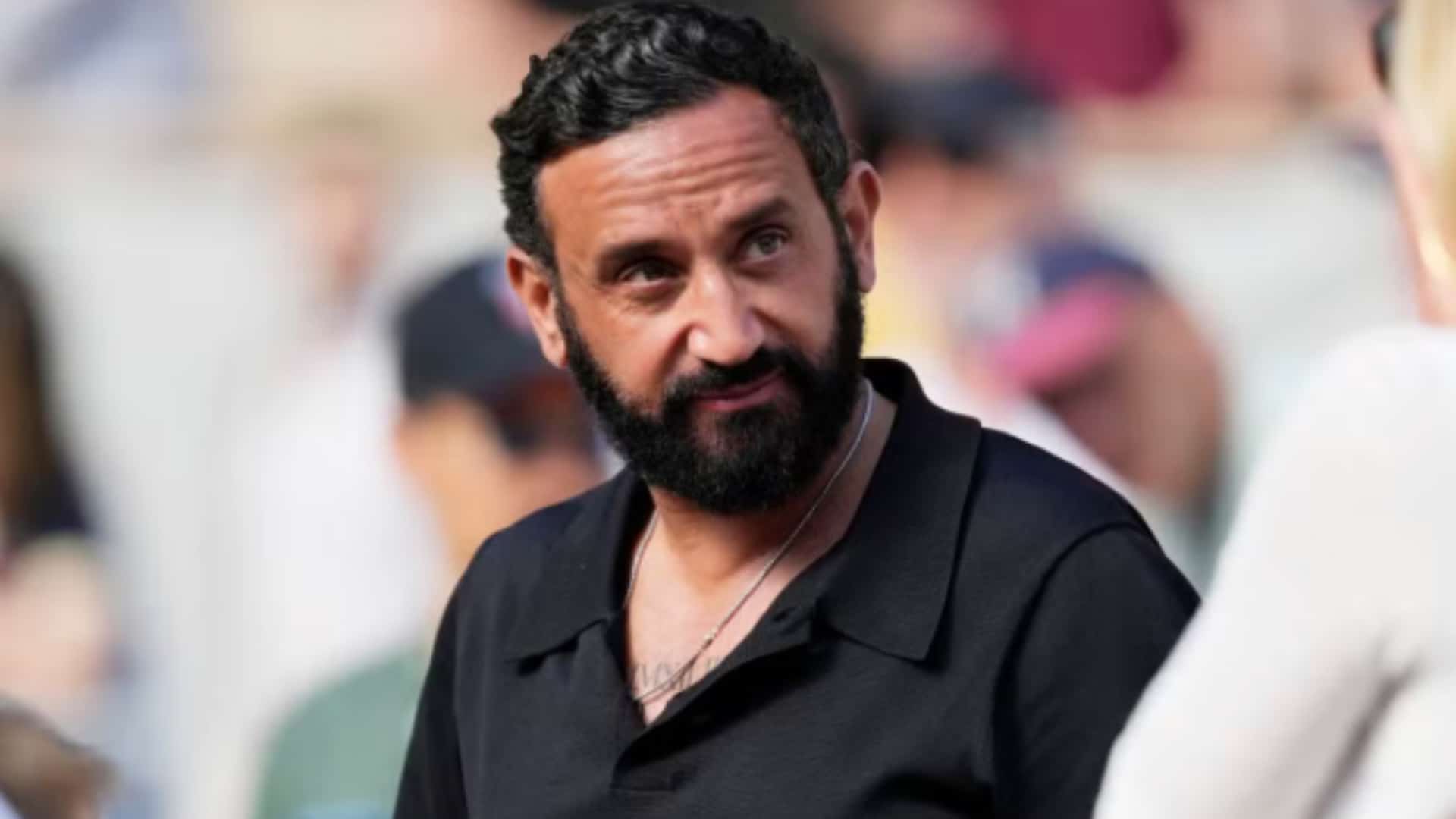 Cyril Hanouna : ce SMS de menace que l'animateur aurait envoyé à une personnalité