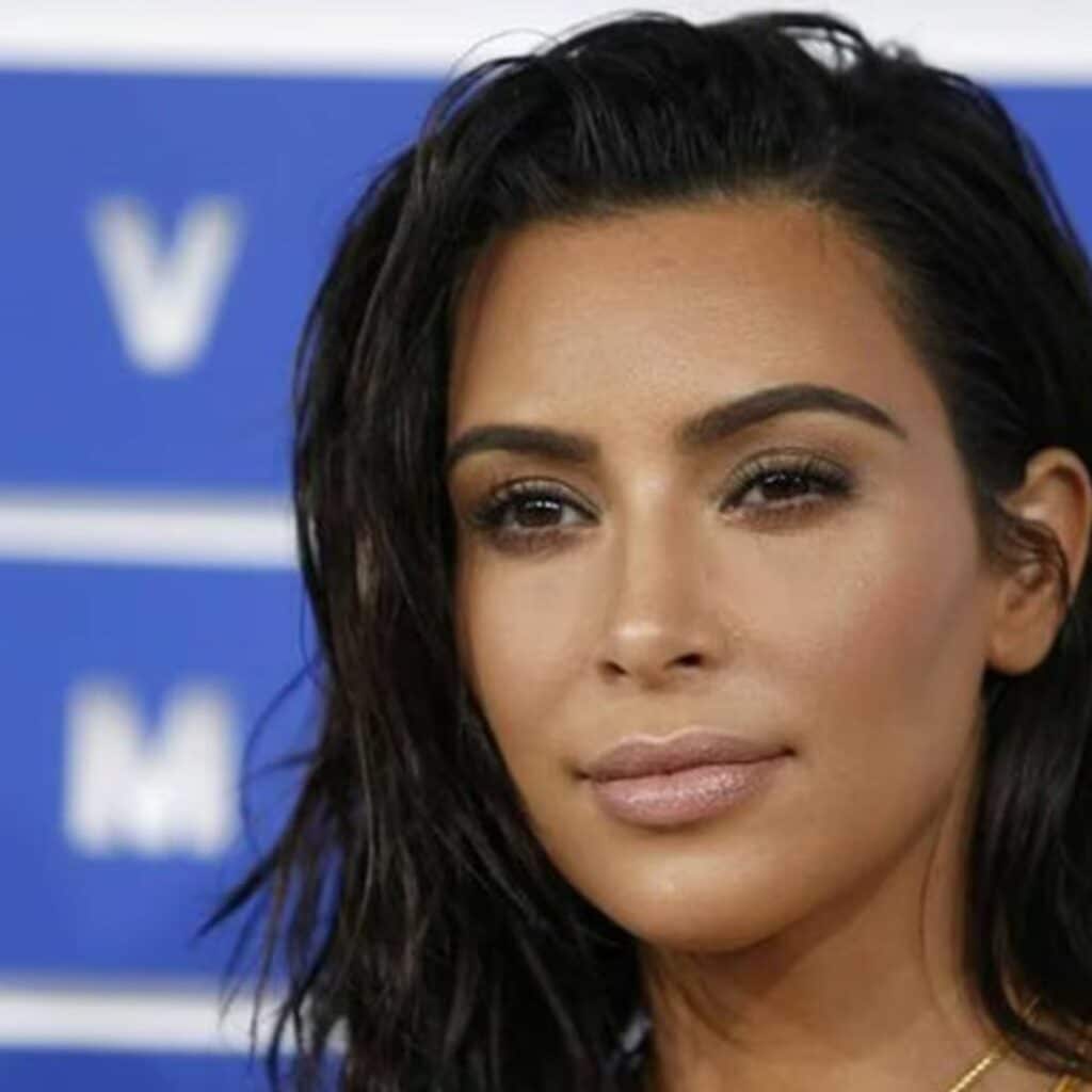Braquage de Kim Kardashian : la drôle d'anecdote qui se cache derrière le seul bijou retrouvé de la star
