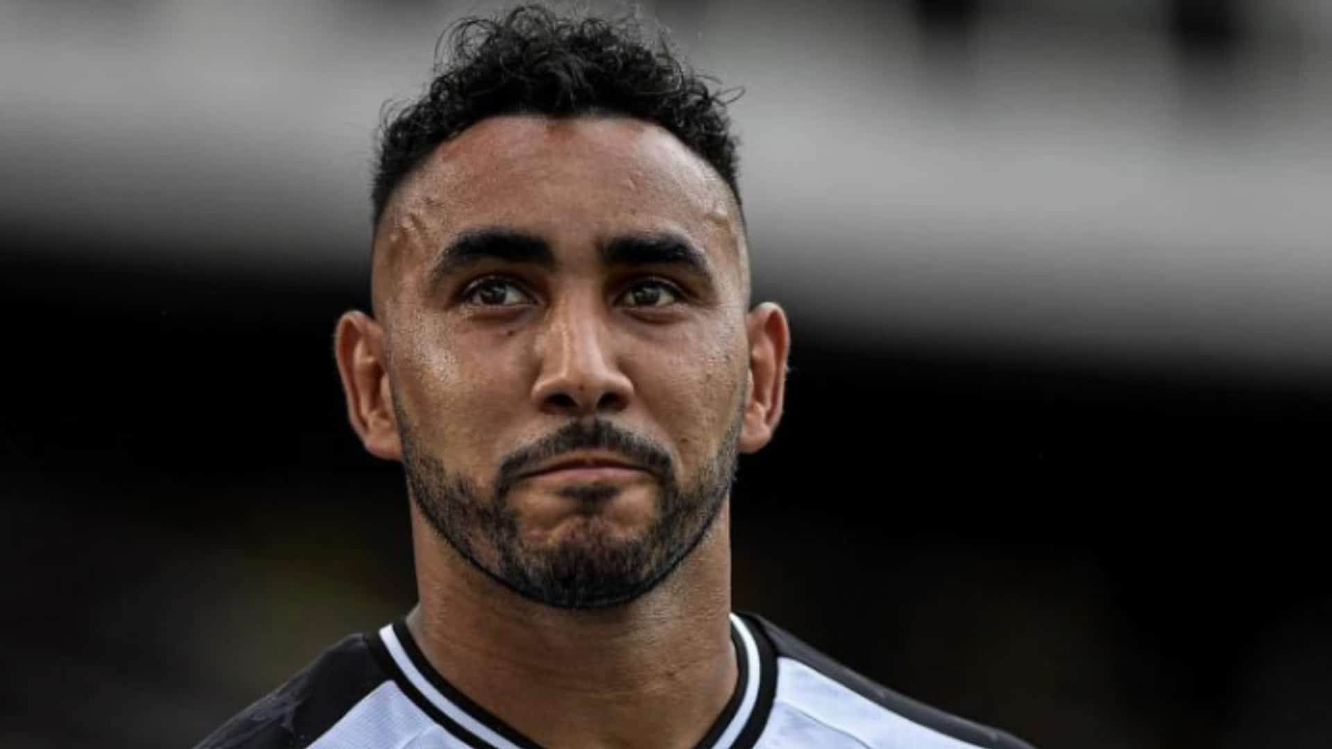 Dimitri Payet : accusé de violences physiques et psychologiques par une femme qui dit avoir été sa compagne