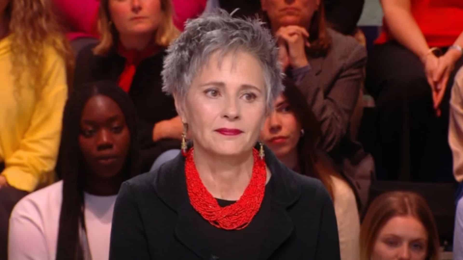 Anouk Grinberg : abusée durant son enfance, son témoignage poignant