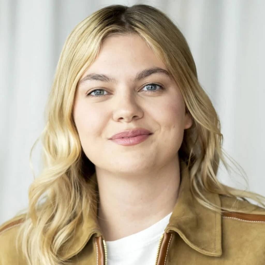 Louane : la chanteuse décide de s'éloigner des réseaux sociaux