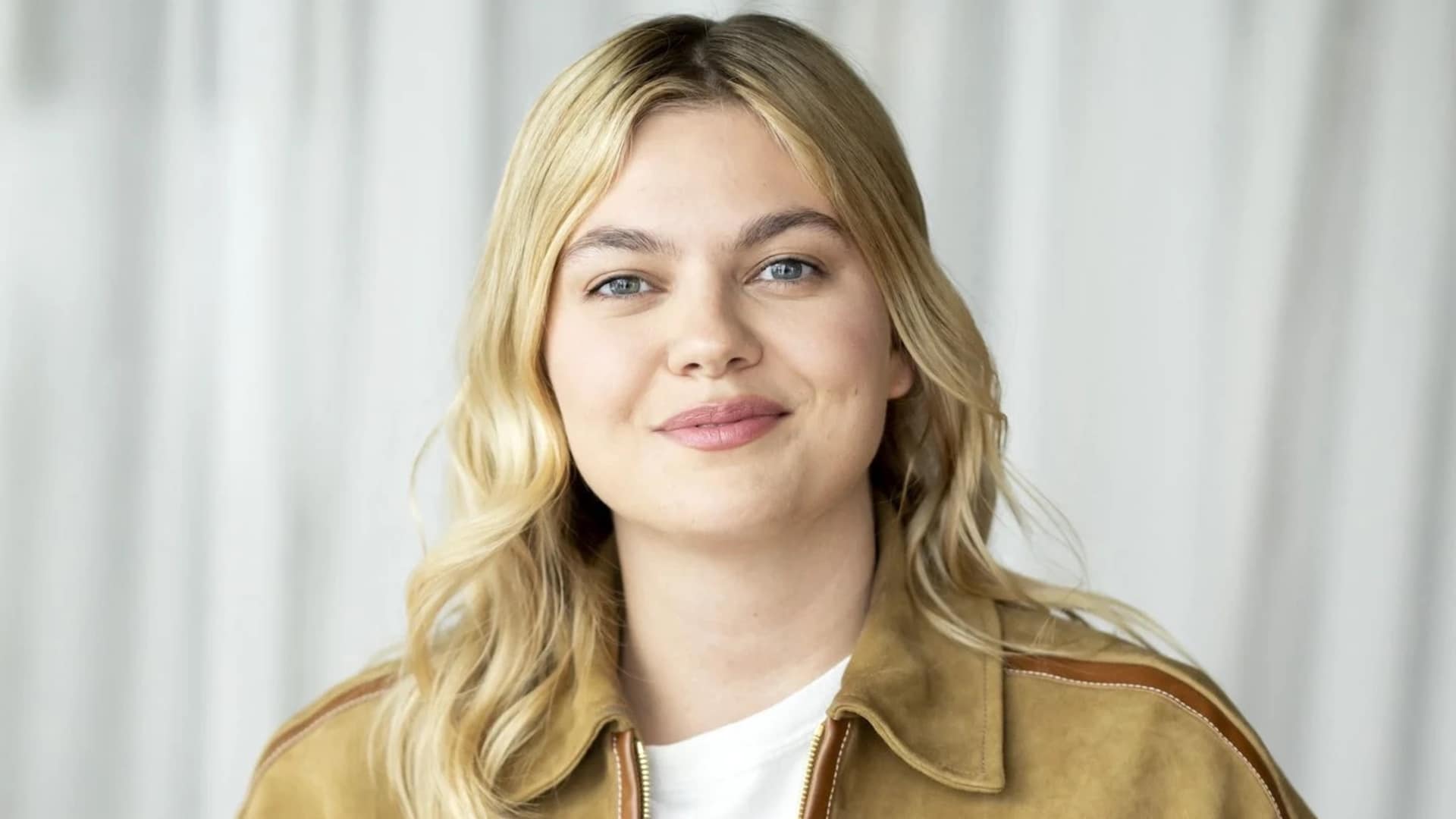 Louane : la chanteuse décide de s'éloigner des réseaux sociaux