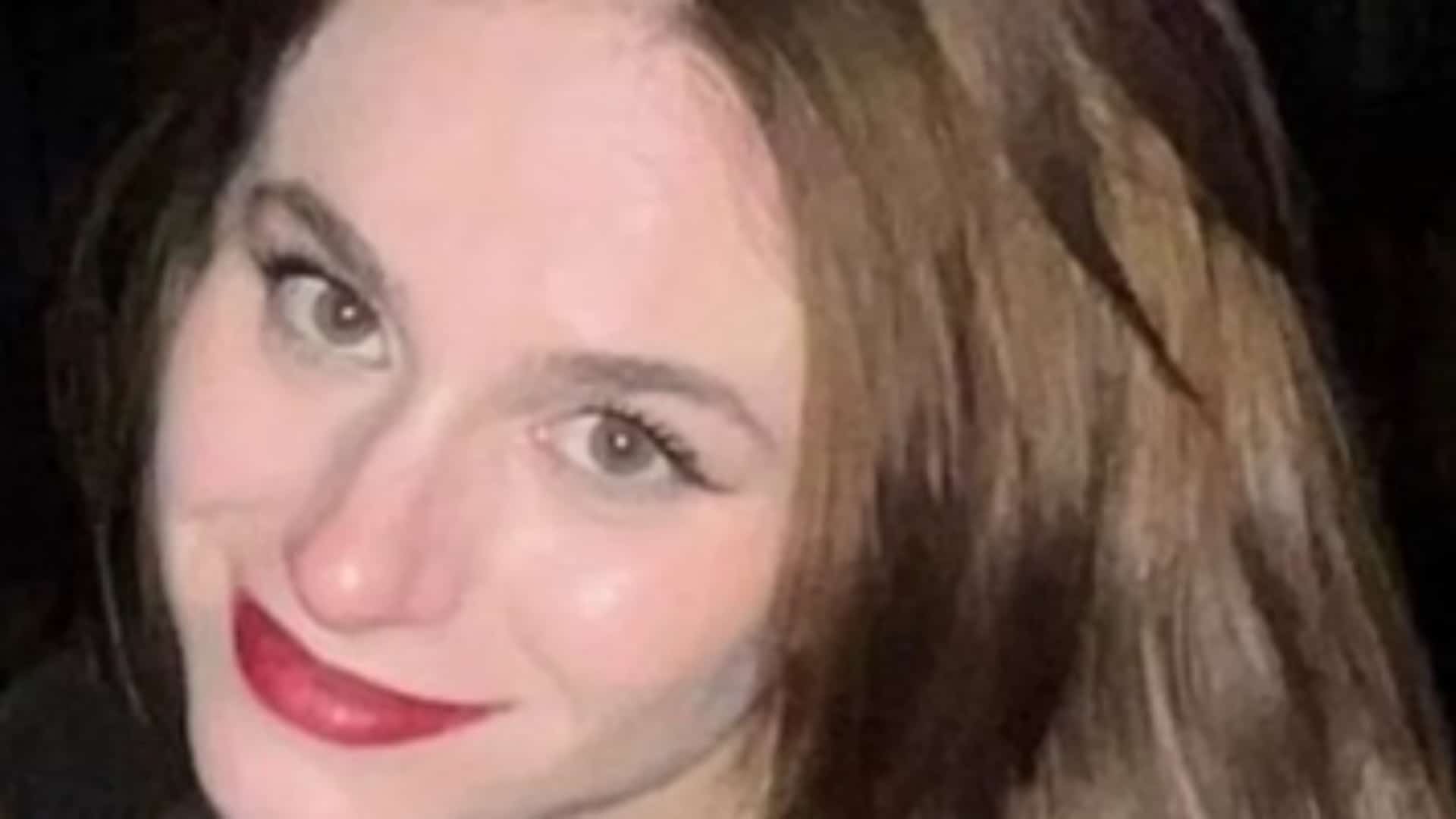 Une jeune femme de 22 ans retrouvée poignardée dans une valise, à 40 mètres en contrebas d'une route