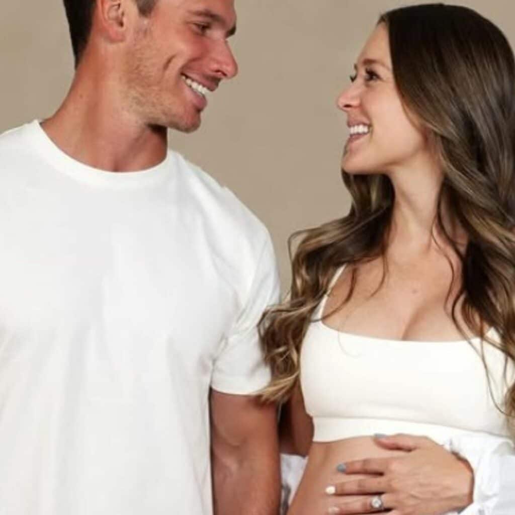 "Nurse Hailey" : la célèbre influenceuse de 33 ans décède alors qu'elle venait d'accoucher de son premier enfant