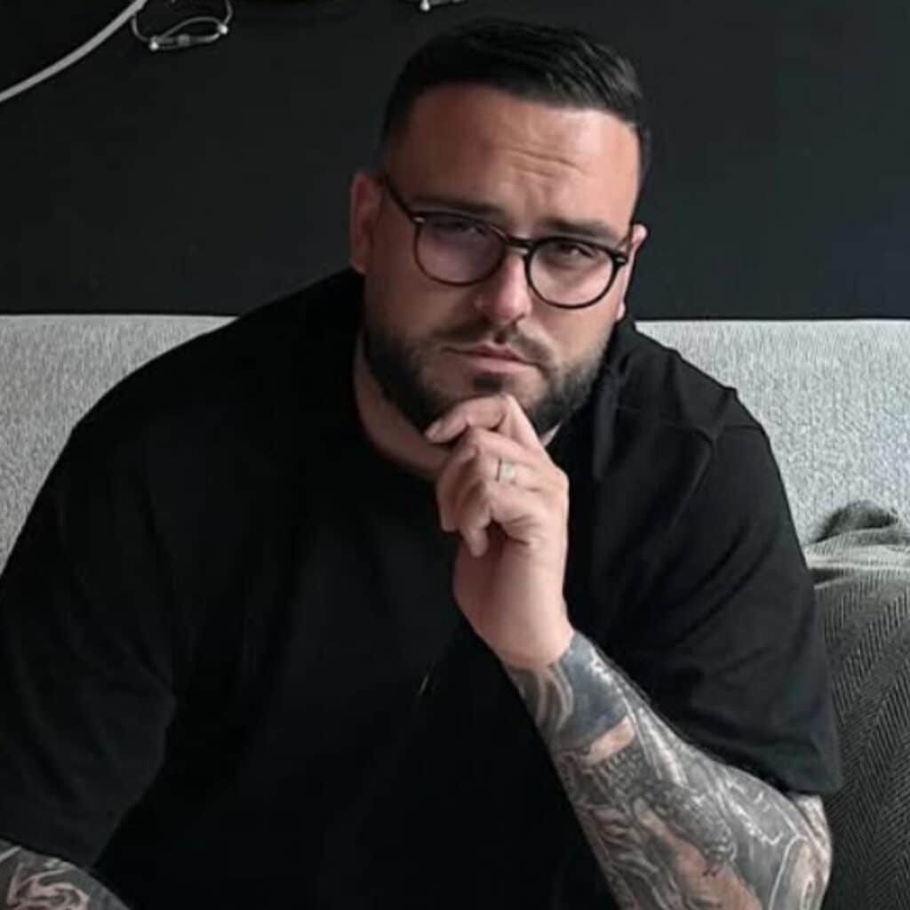 Nikola Lozina : évacué par la police, le match de son équipe de foot vire au cauchemar