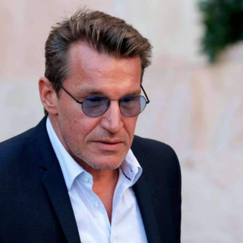 Benjamin Castaldi : il montre l’état de sa main après son accident d’hélicoptère