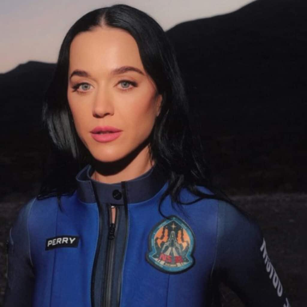 Katy Perry : critiquée pour son vol dans l'espace jugé polluant et inutile, elle réplique
