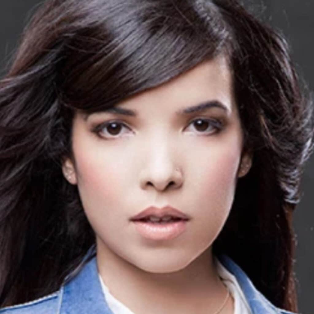 Indila : après 10 ans d'absence, elle réapparaît au cœur de Paris, la Toile s'enflamme