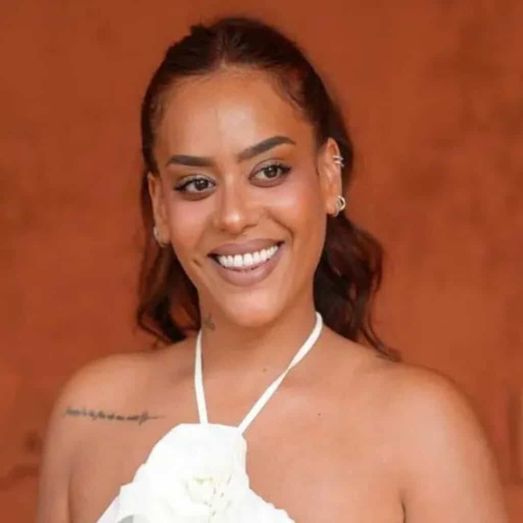 Amel Bent : afin de maigrir, la star a supprimé 4 aliments de ses repas