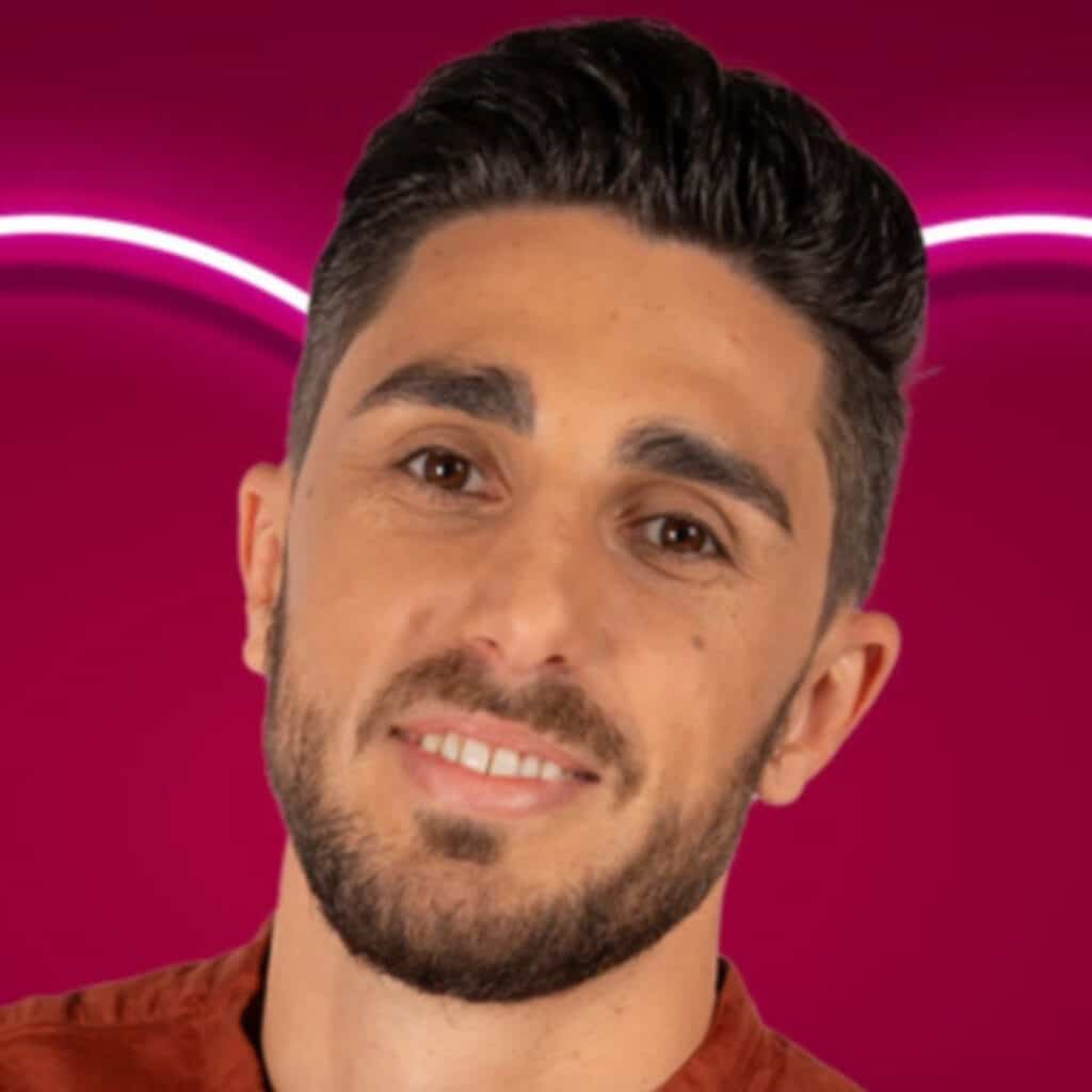Raphaël (MAPR) : il présente sa nouvelle chérie, les internautes sont surpris par sa ressemblance avec son ex