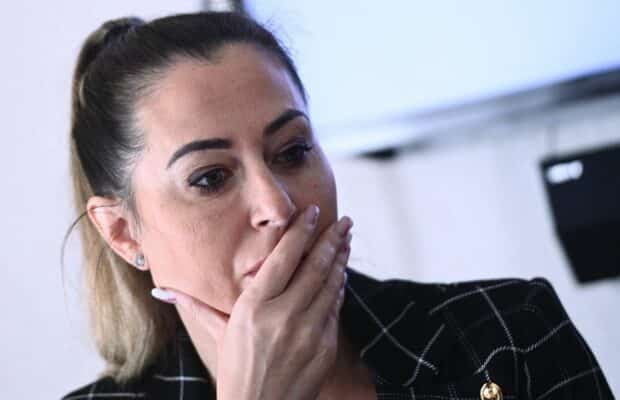 Magali Berdah : le meurtrier de sa belle-soeur est remis en liberté, elle est furieuse ! Magali Berdah : l’homme qui a ôté la vie de sa belle-soeur libéré, elle est furieuse