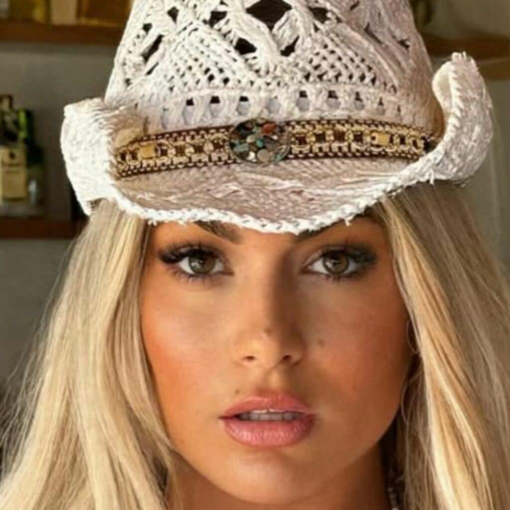 Carla Moreau : après son divorce avec Kevin Guedj, elle s'exprime sur sa vie amoureuse comme jamais