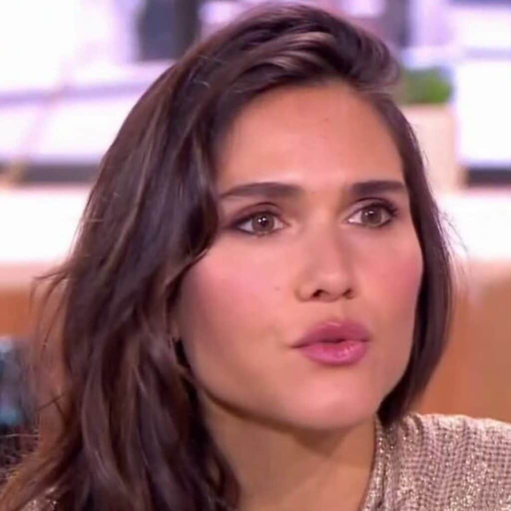 Joyce Jonathan : très critiquée pour un cliché en maillot de bain, elle s’emballe et répond