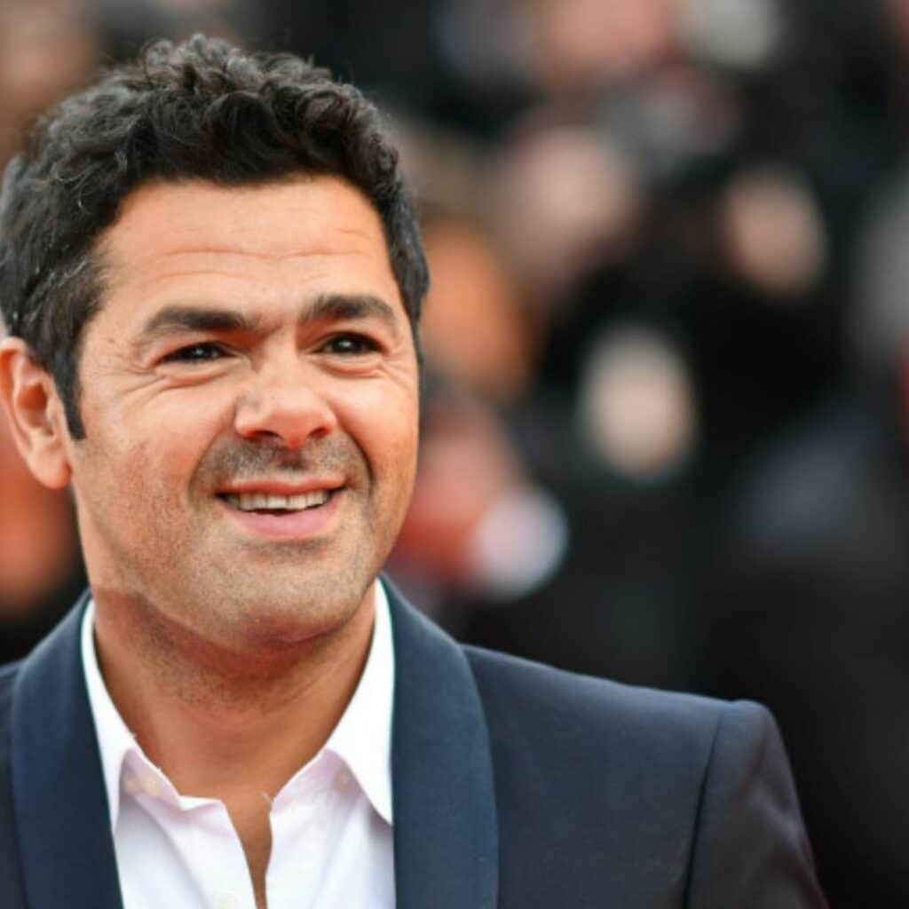 Jamel Debbouze : l’humoriste filmé à son insu dans une gare accompagné de sa fille