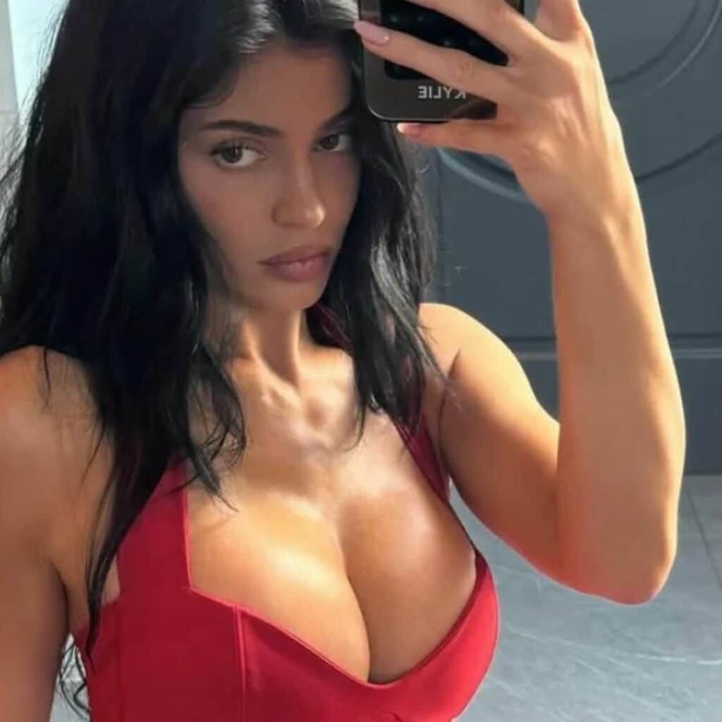 Kylie Jenner : l’influenceuse dit tout sur son augmentation mammaire