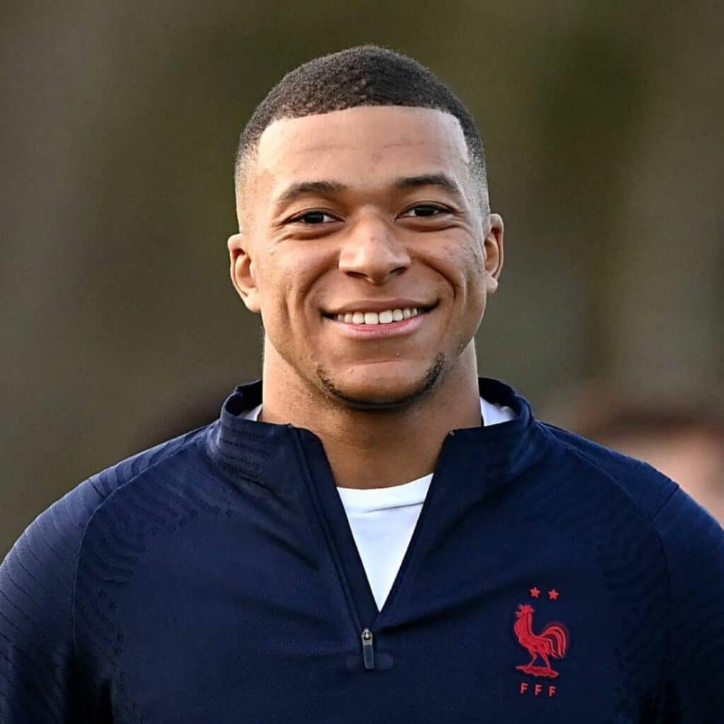 Kylian Mbappé : le footballeur hilare après un montage vidéo de lui à l'Assemblée
