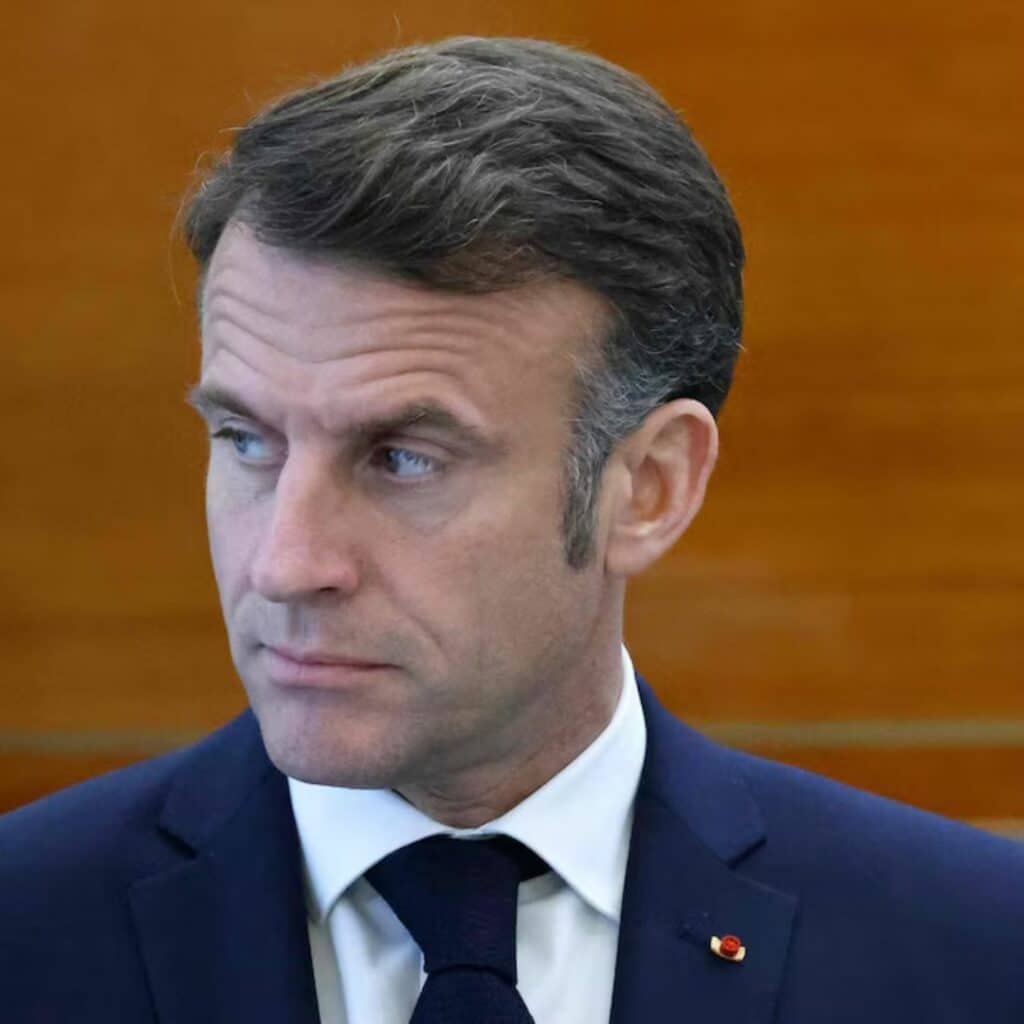 Emmanuel Macron : en déplacement à Monaco, le Président a mis la pression sur le gouvernement