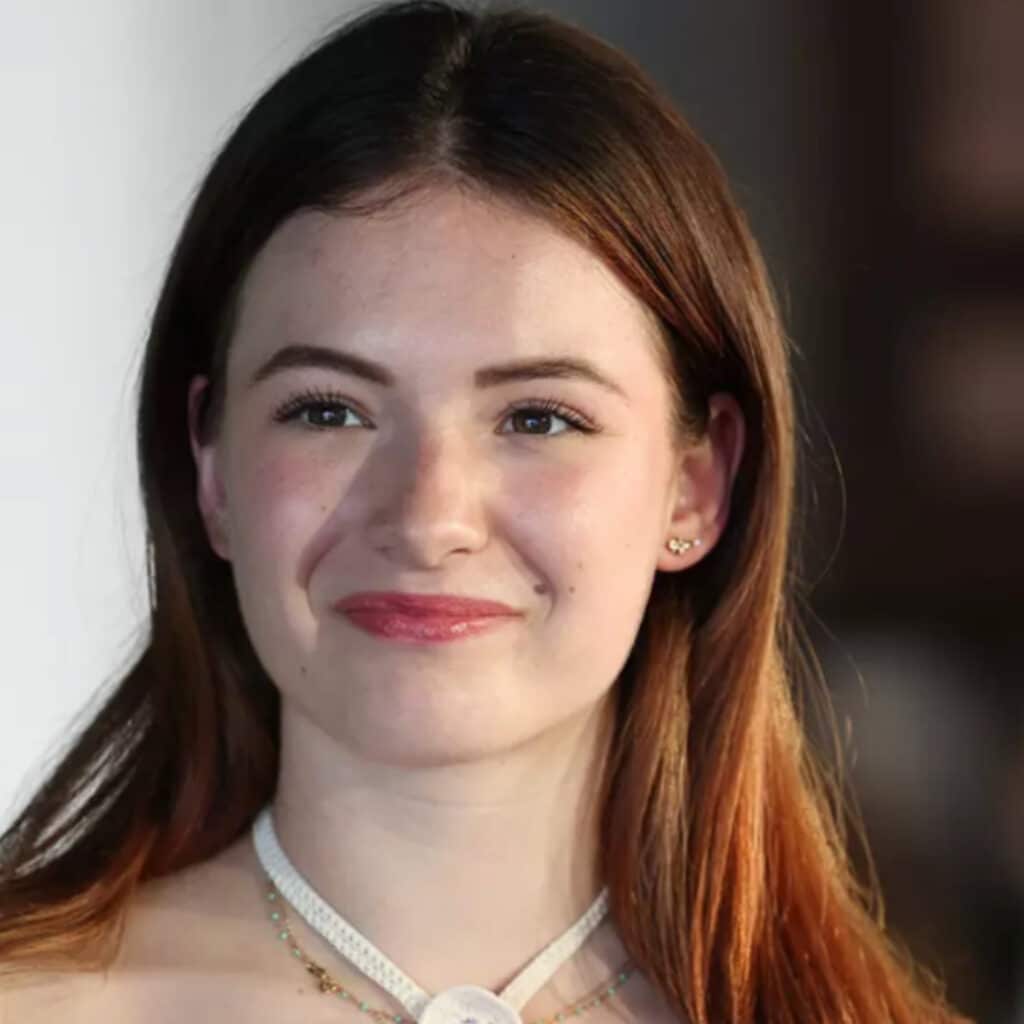 Elsa Bois : elle rejoint le casting de la série Ici tout commence