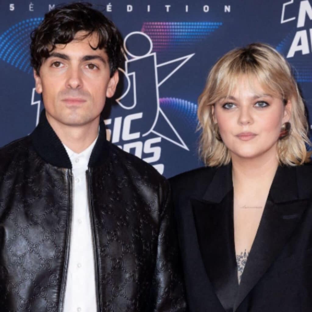 Louane : la chanteuse a dit oui à son compagnon Florian