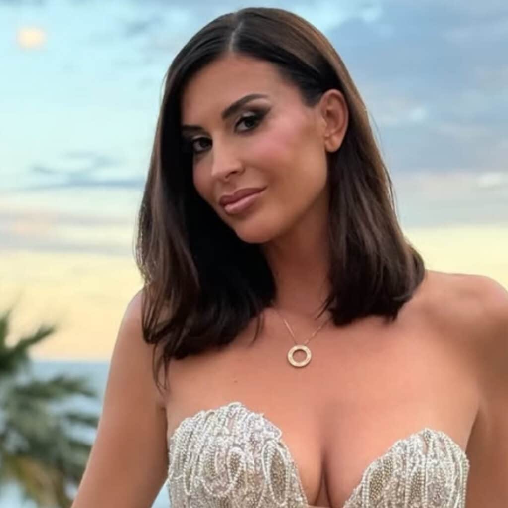 Martika : en couple avec l'ex de Sarah Lopez, Tom Brusse, sur le tournage des Cinquante