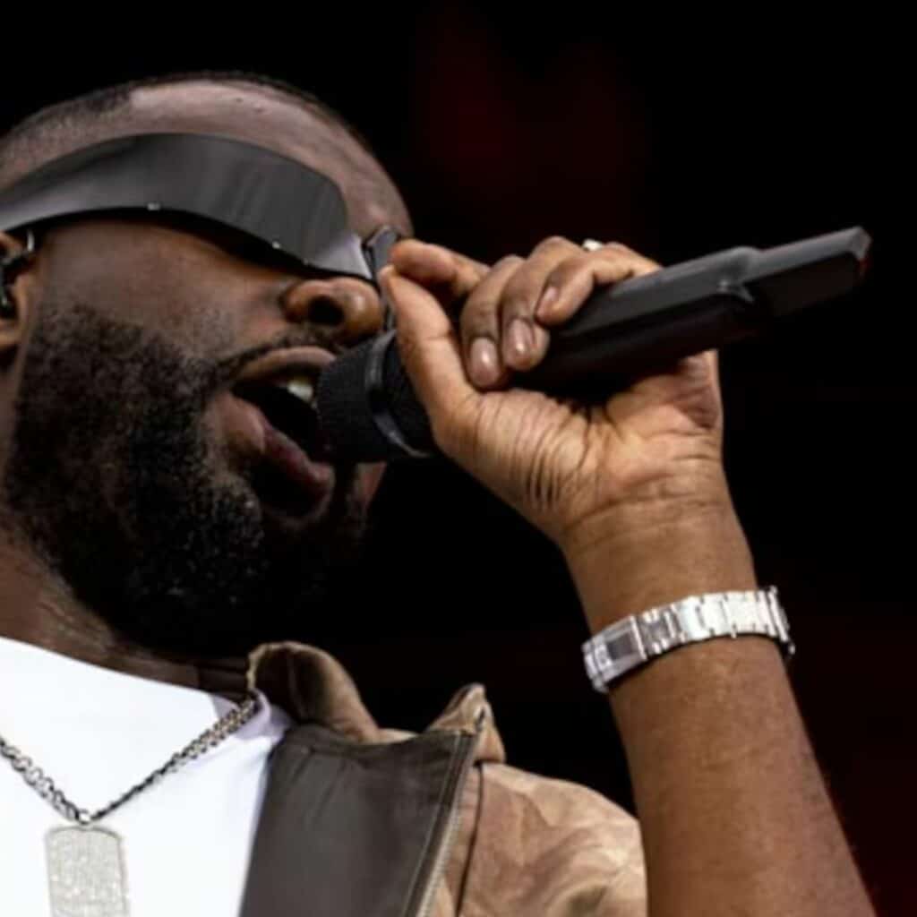Gims : soupçonné de s'être "fait dessus" lors de son concert aux Ardentes ?