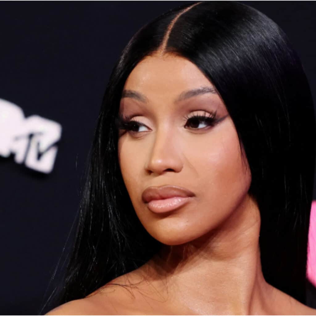 Cardi B : la rappeuse fait face à la justice pour des faits de violence