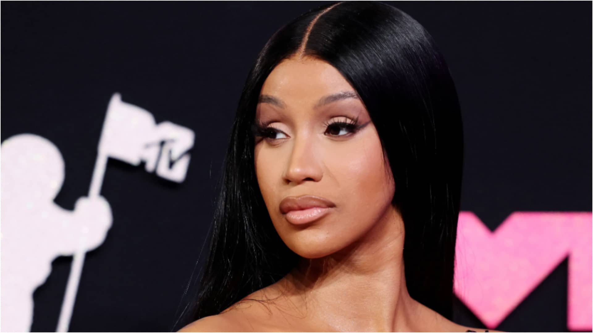 Cardi B : la rappeuse fait face à la justice pour des faits de violence