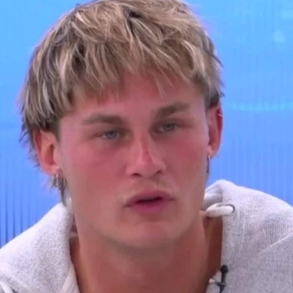 Adrien (Secret Story) : il en dit plus sur son secret dans l'émission