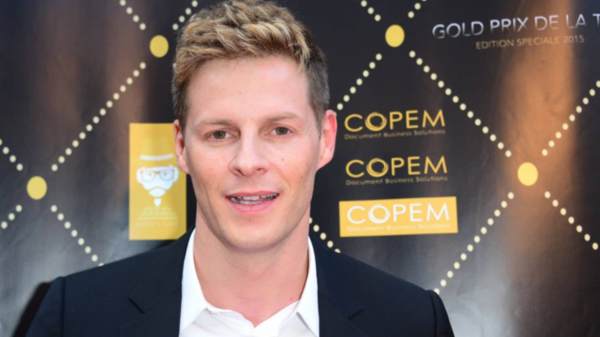 Matthieu Delormeau : après sa vidéo intime, il s'octroie des vacances avec un ancien candidat de Secret Story