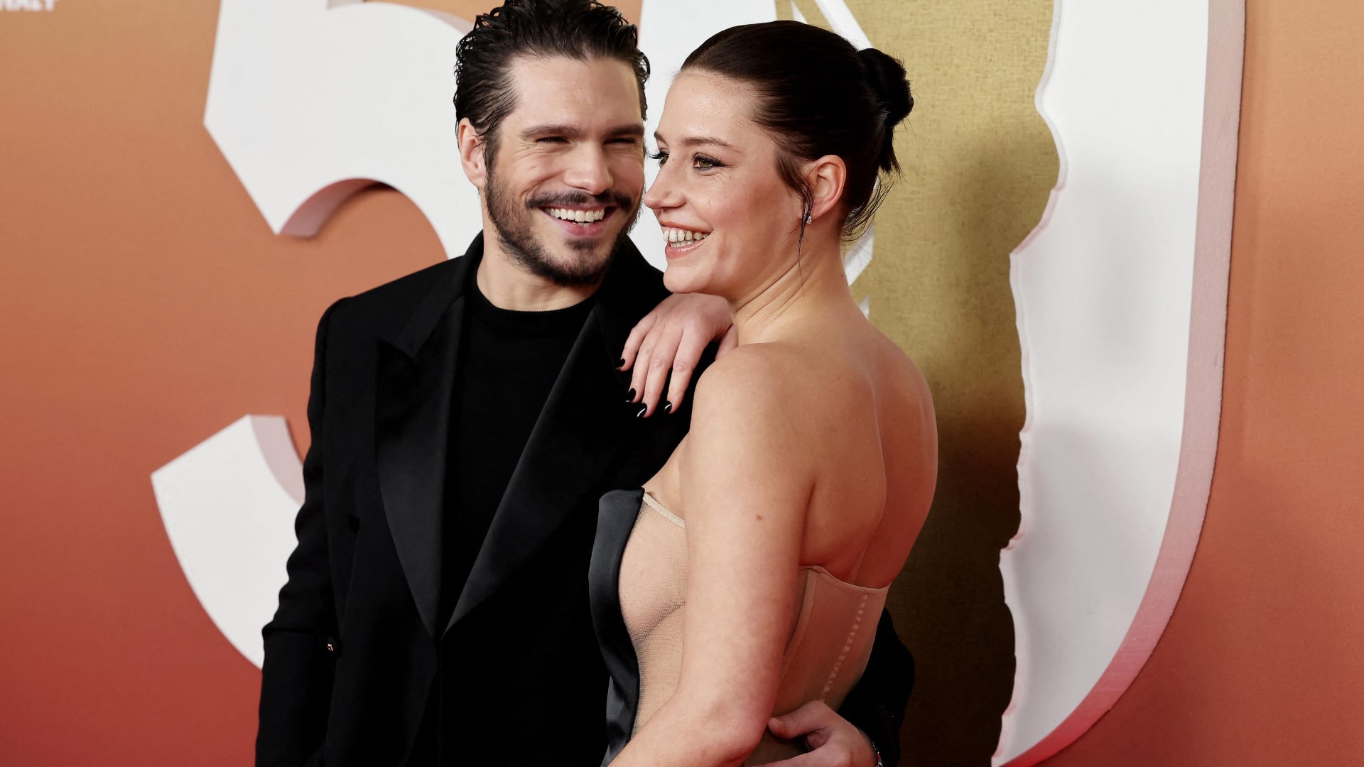 François Civil : il fait chavirer les cœurs, mais Adèle Exarchopoulos veille au grain