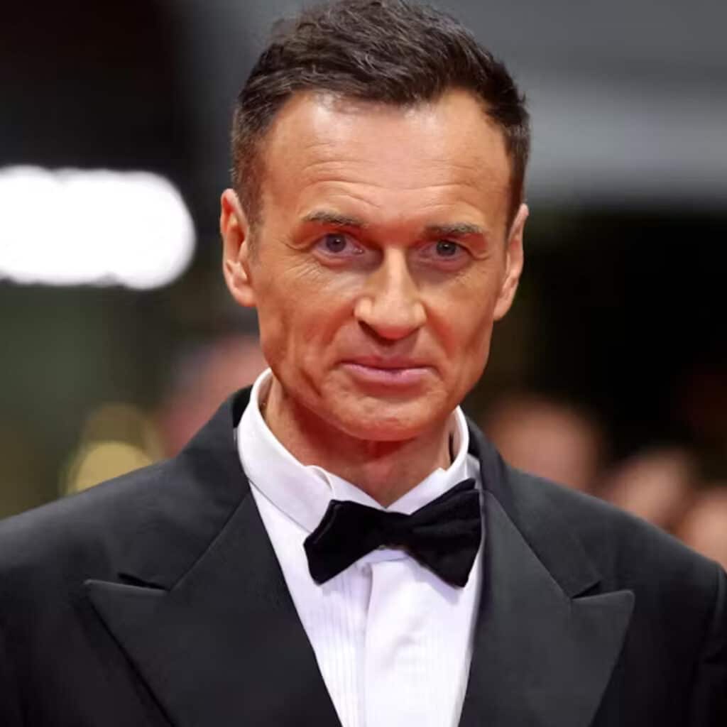 Décès de Julian McMahon : la mère de sa fille s’exprime et montre un cliché émouvant