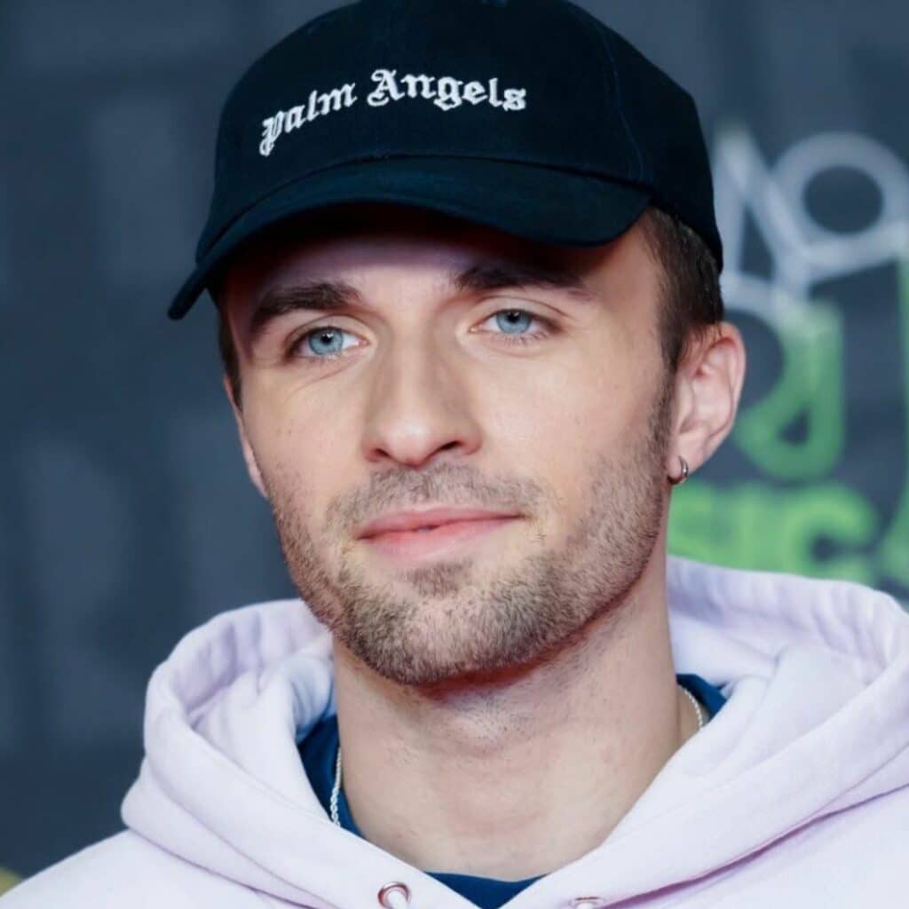 Squeezie : le YouTubeur est dans la tourmente, un influenceur prend sa défense