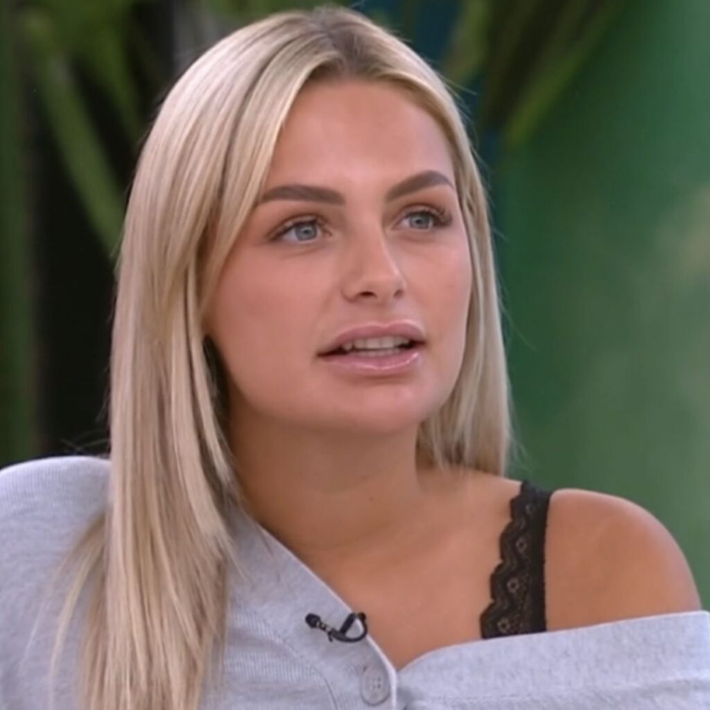 Constance (Secret Story) : accusée d'avoir un comportement de "harceleuse" sur la Toile