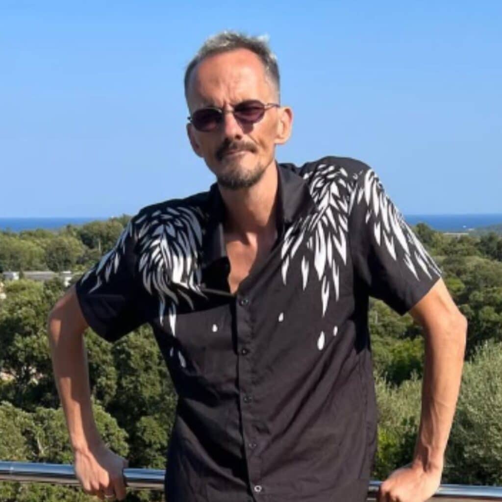 Disparition de Jean Pormanove : après le décès en direct du streamer, sa sœur brise le silence
