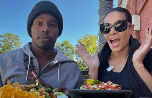 Texas : deux influenceurs percutés par une voiture en pleine dégustation dans un restaurant