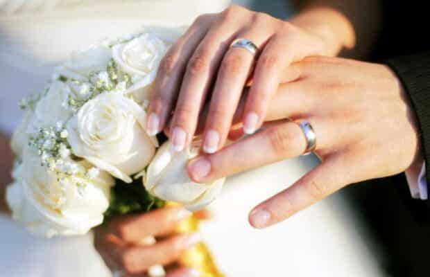 En plein mariage, un membre de la famille abat accidentellement le marié