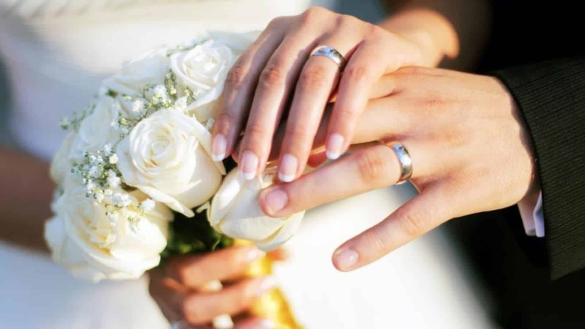 En plein mariage, un membre de la famille abat accidentellement le marié