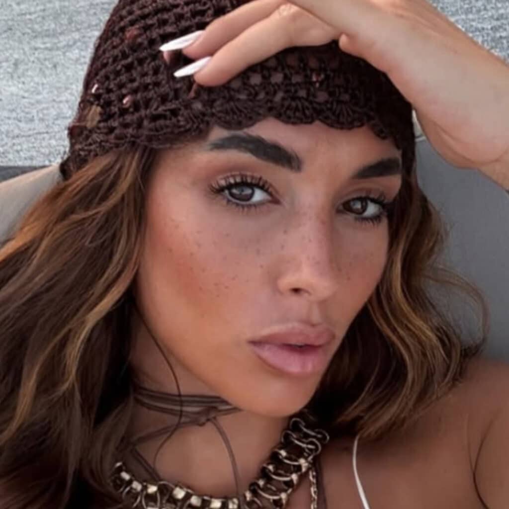 Hilona Gos : elle se confie sans filtres sur sa séparation avec le père de son fils