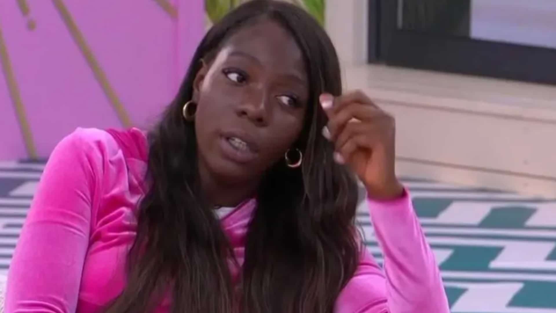 Romy (Secret Story) : elle réagit pour la première fois aux accusations  d'harcèlement et de racisme
