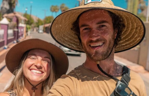 Un couple de YouTubeurs amateurs de rallye hors-piste décède dans un accident de voiture