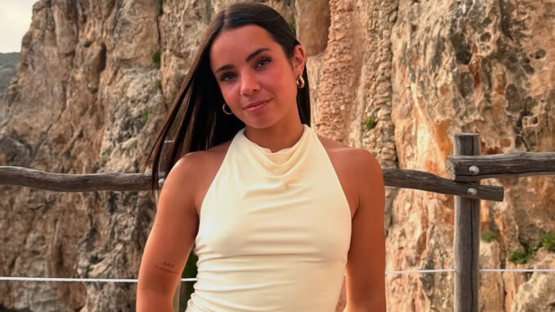 Lola Dumenil : la jeune femme aperçue en compagnie d’un candidat de Secret Story