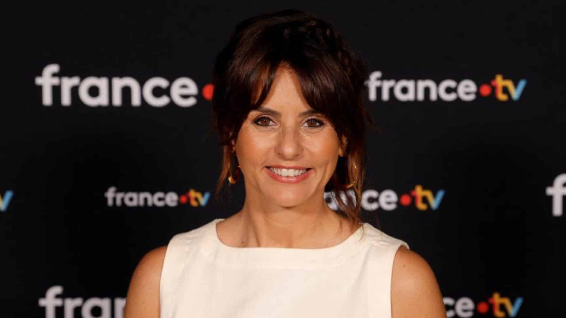 Faustine Bollaert : elle se montre très complice avec son frère, le cliché fait fondre la Toile