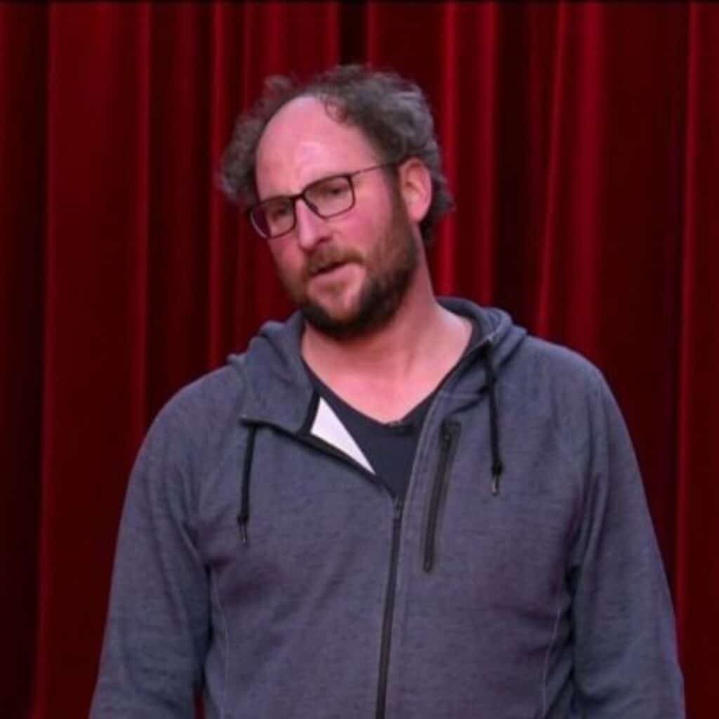 Star Academy : la transformation du prof de théâtre Pierre de Brauer laisse les internautes sans voix