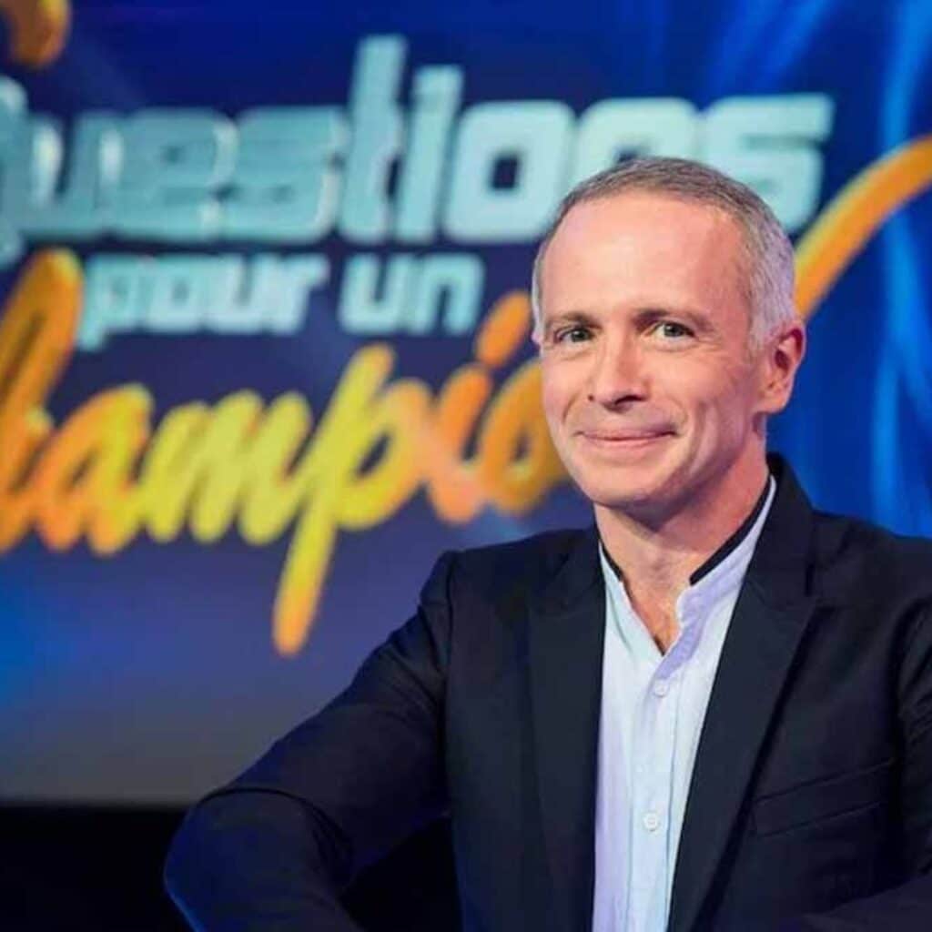 Samuel Étienne : il ouvre un compte sur une plateforme de charme