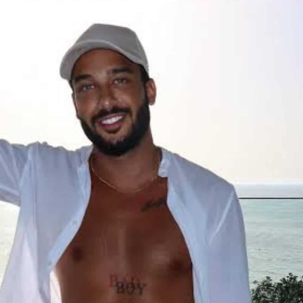 Laurent Correia : le candidat devient la risée de la Toile à cause de son anglais, il réagit