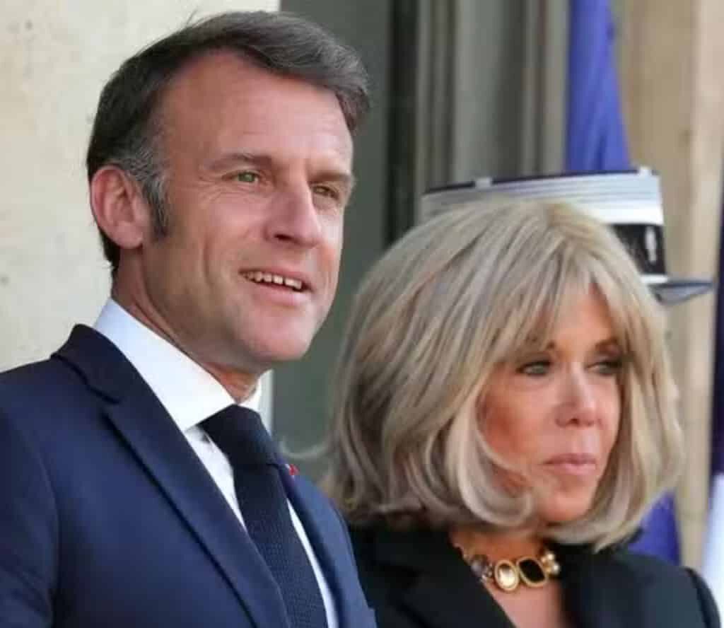 Emmanuel et Brigitte Macron : face aux rumeurs transphobes, le couple présidentiel va présenter des preuves scientifiques à la justice américaine