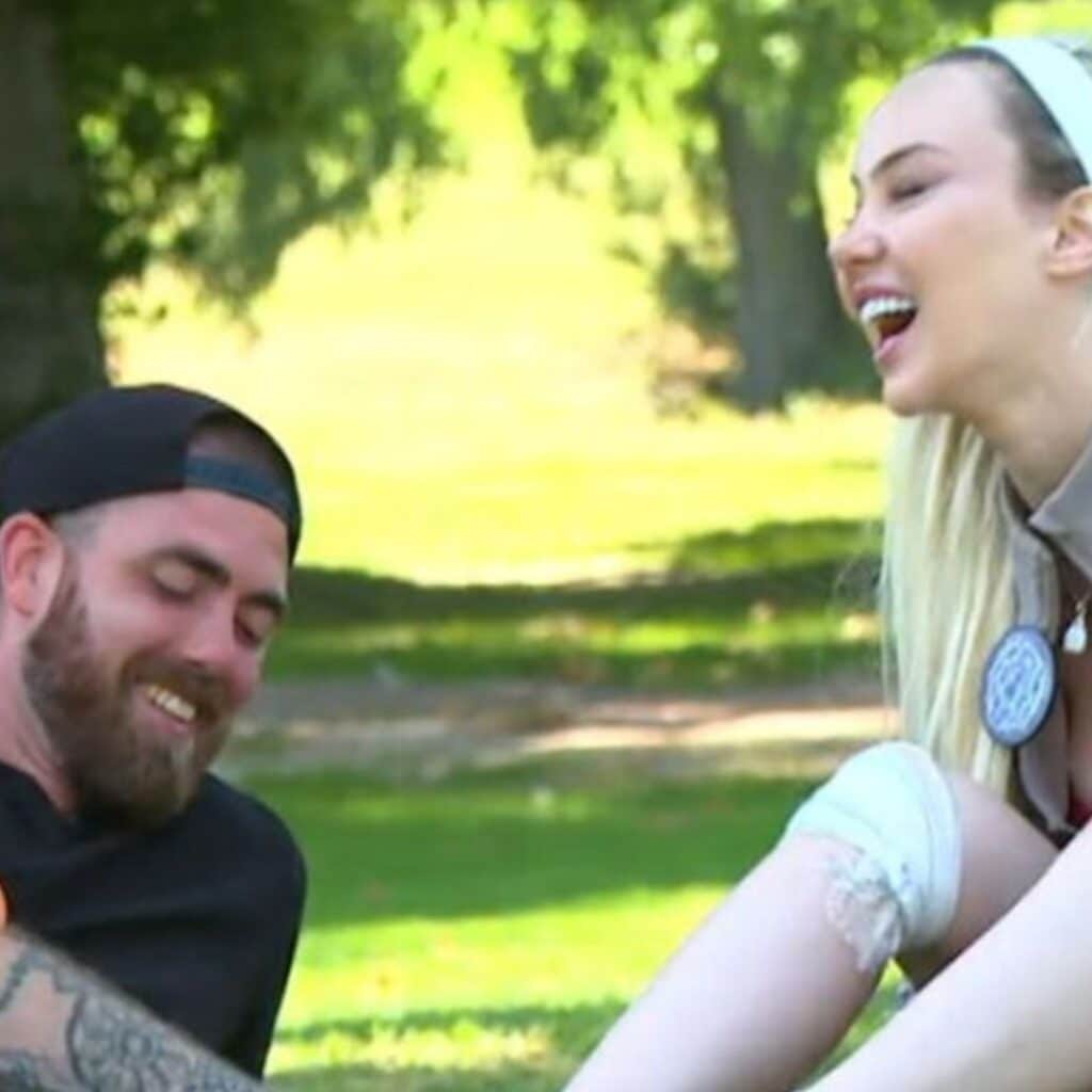 Jonathan (Les Cinquante) : son rapprochement avec Solène en pleine nuit ne passe pas du tout
