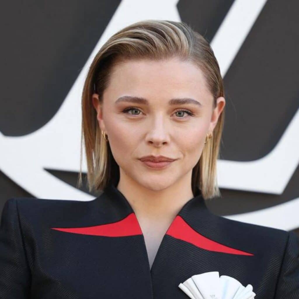 Chloë Grace Moretz : sa sublime robe de mariée bleue pour son mariage avec sa petite amie