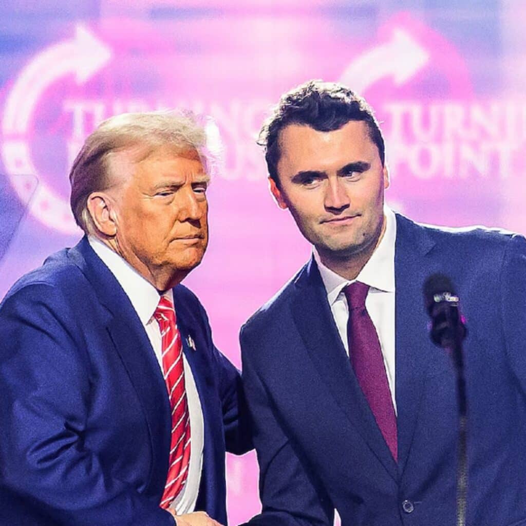 Charlie Kirk : le proche de Donald Trump tué par balle, les images de l'attaque circulent partout