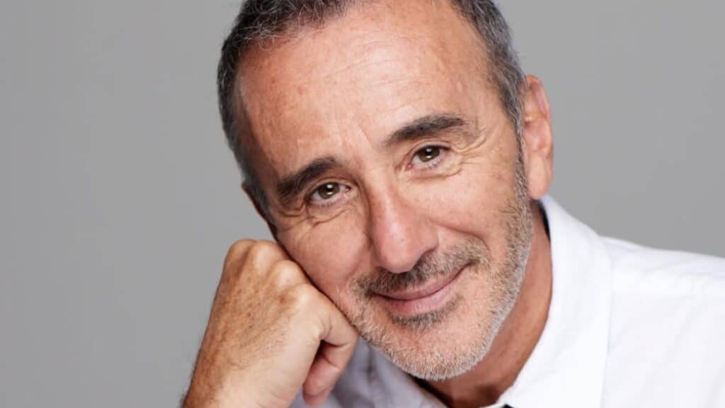 Elie Semoun : papa pour la deuxième fois à 61 ans, il se confie sur ce qui n’est "pas facile" au quotidien